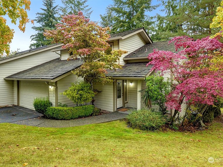 Want to live in this highly coveted Meadows neighborhood!